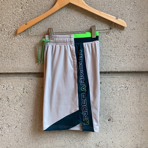 Under Armour Heat Gear Athletic Shorts - Picture 3 of 10